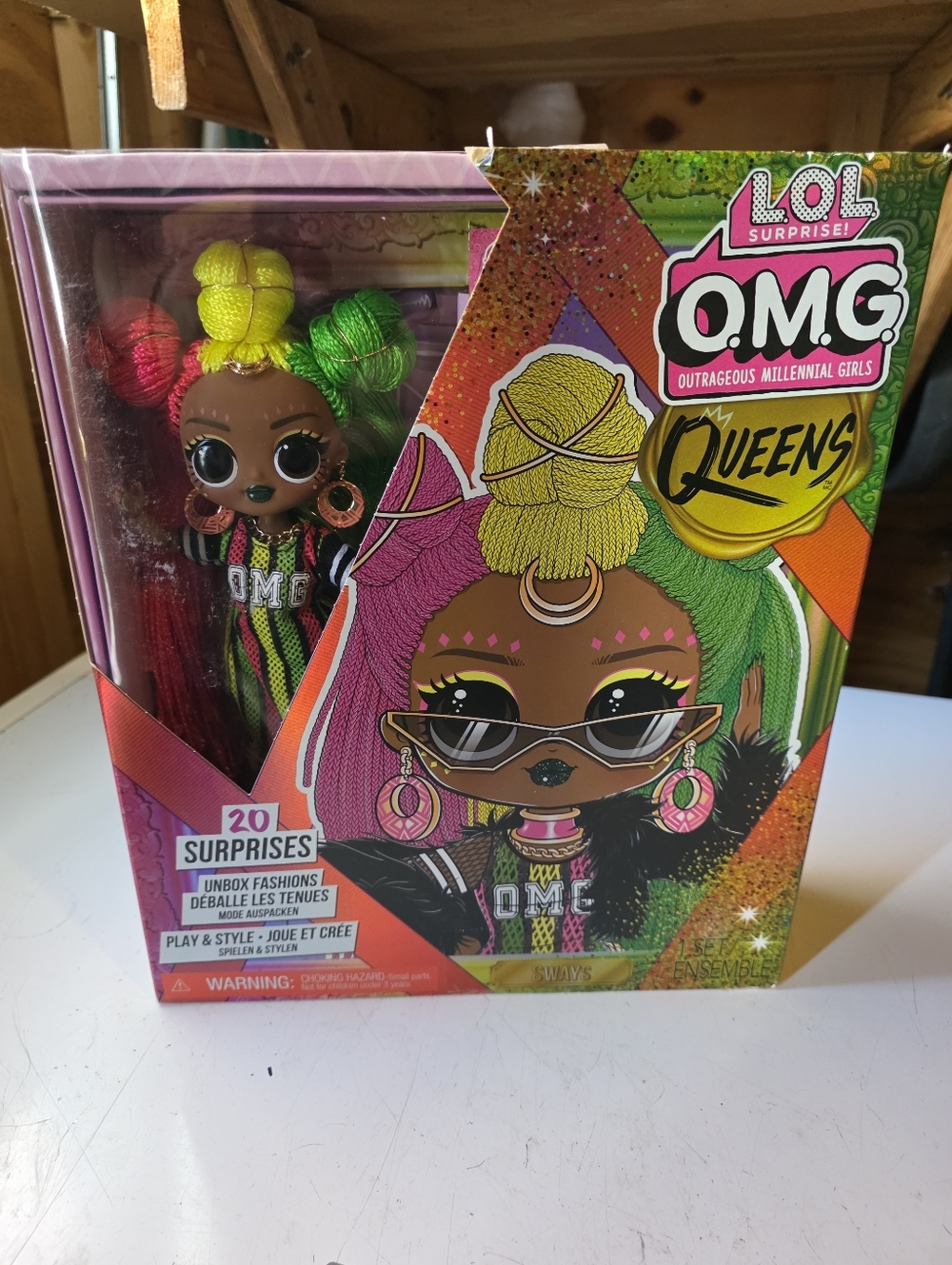 L.O.L. Surprise! O.M.G. Queens Doll - Neon Multi-Color Hair